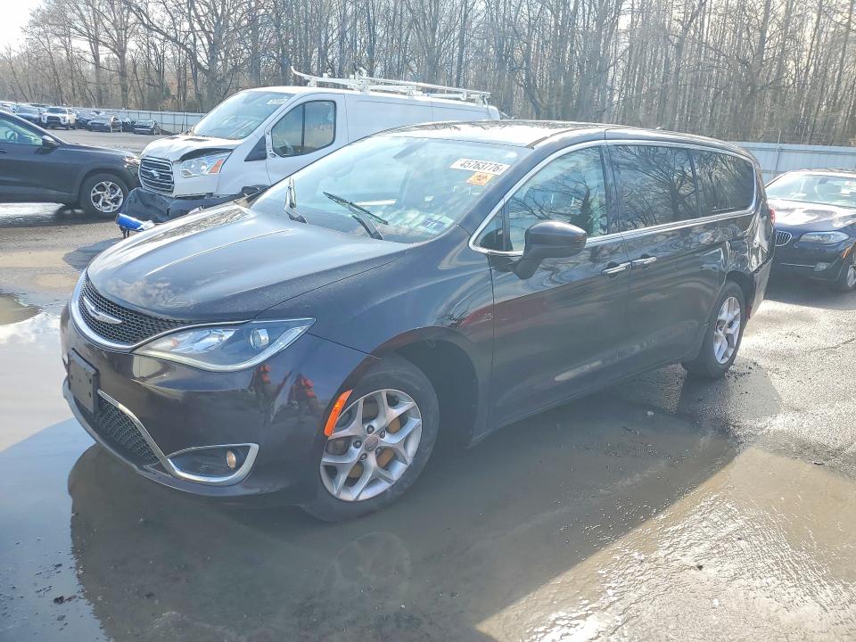 2017 CHRYSLER PACIFICA TOURING L - 1