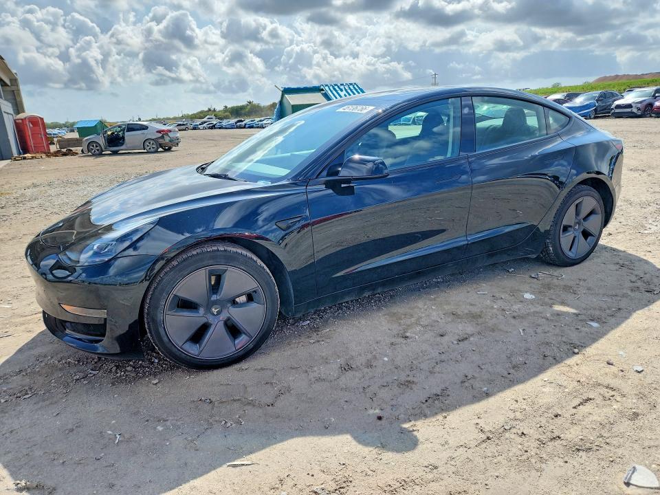 2023 TESLA 3 - 1