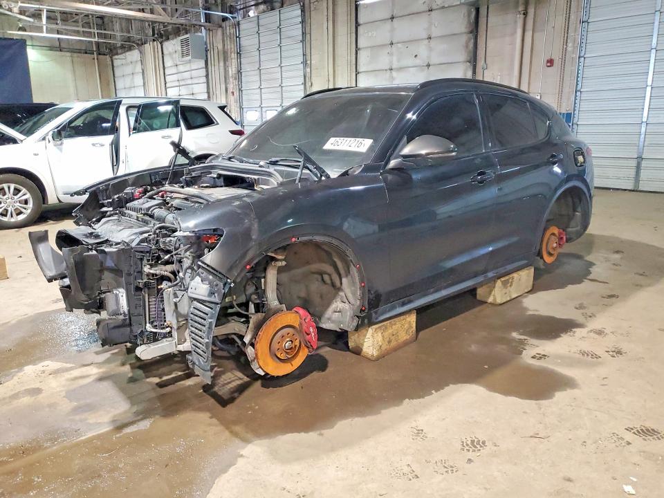 2019 ALFA ROMEO STELVIO TI - 1