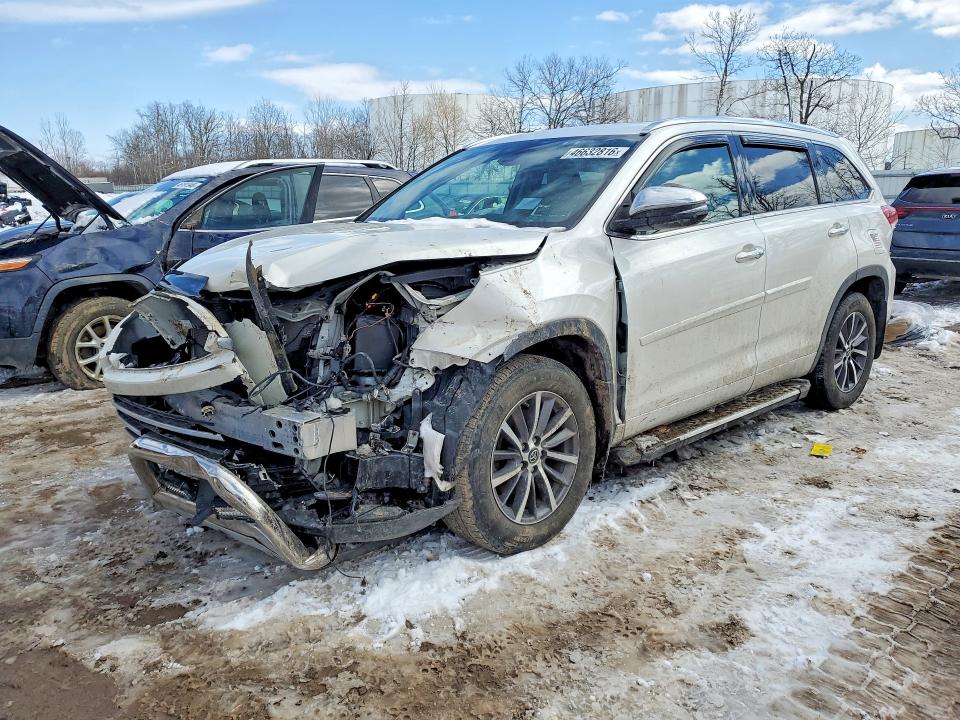 2018 TOYOTA HIGHLANDER XLE - 1