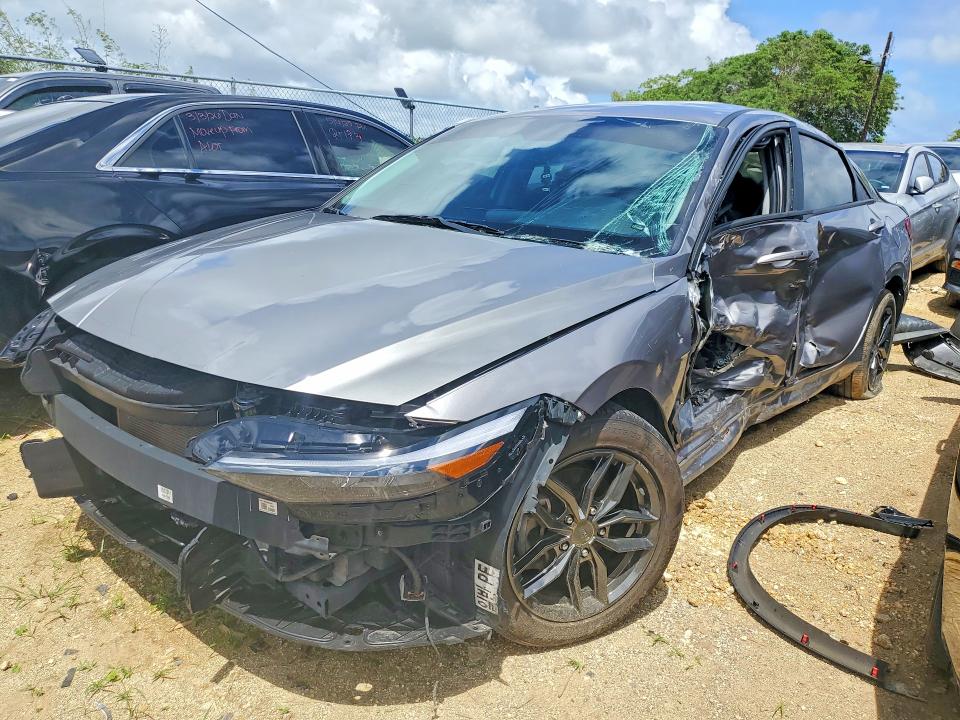 2024 HYUNDAI ELANTRA SEL - 1