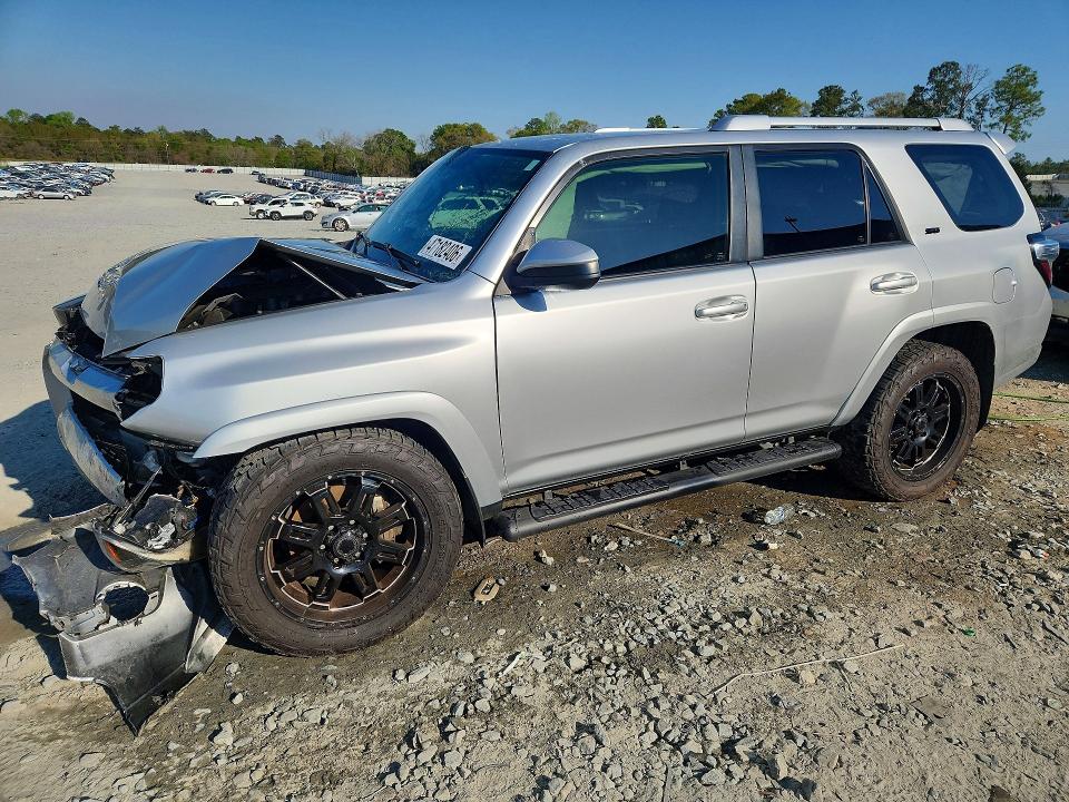 2018 TOYOTA 4RUNNER SR5 - 1