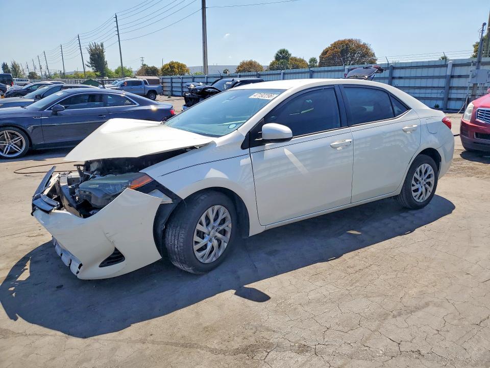 2017 TOYOTA COROLLA LE - 1