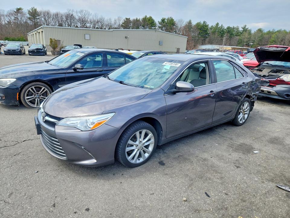 2017 TOYOTA CAMRY LE - 1