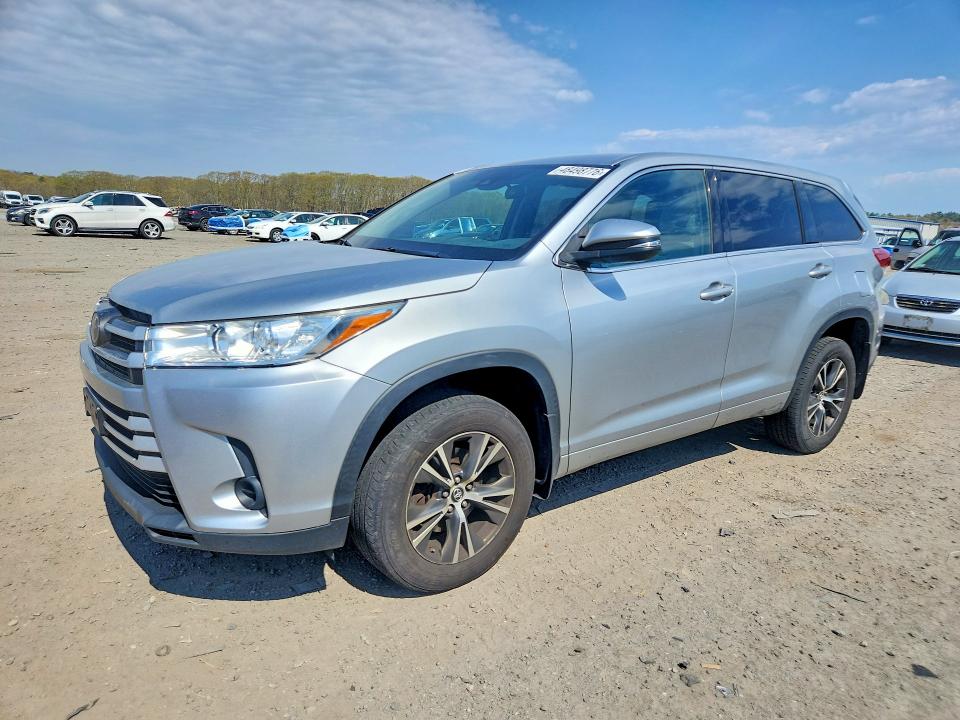 2017 TOYOTA HIGHLANDER LE - 1