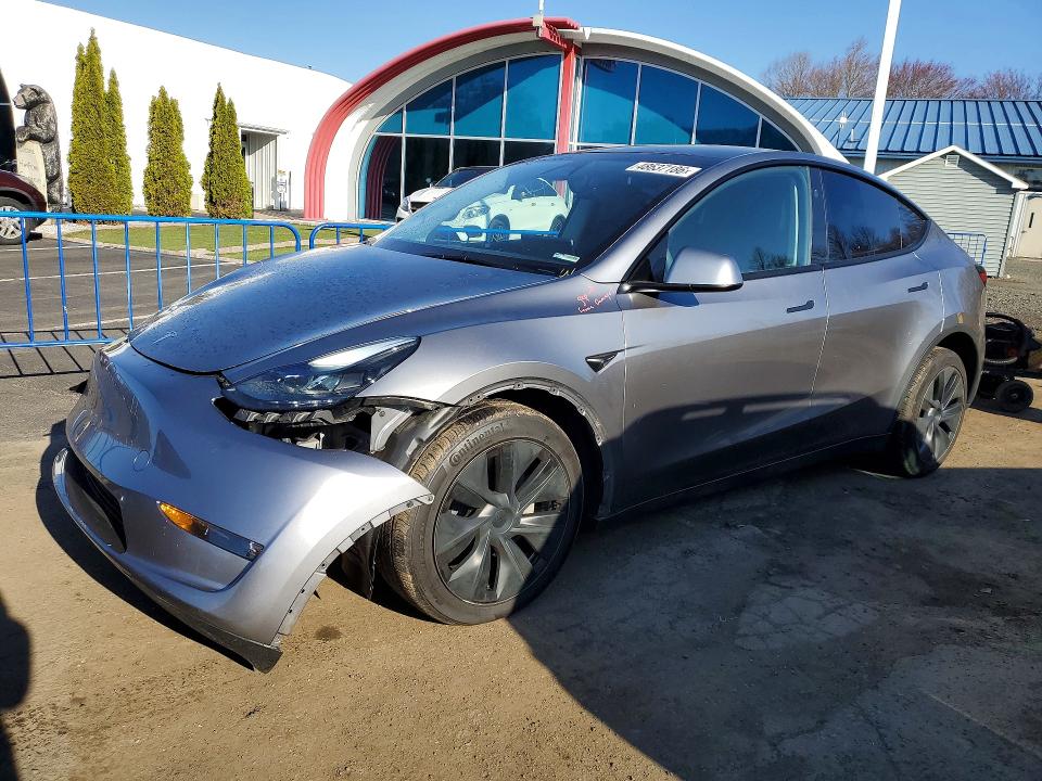 2025 TESLA MODEL Y - 1