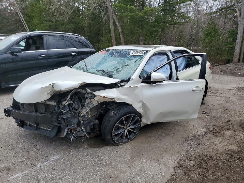 2016 TOYOTA CAMRY LE - 1