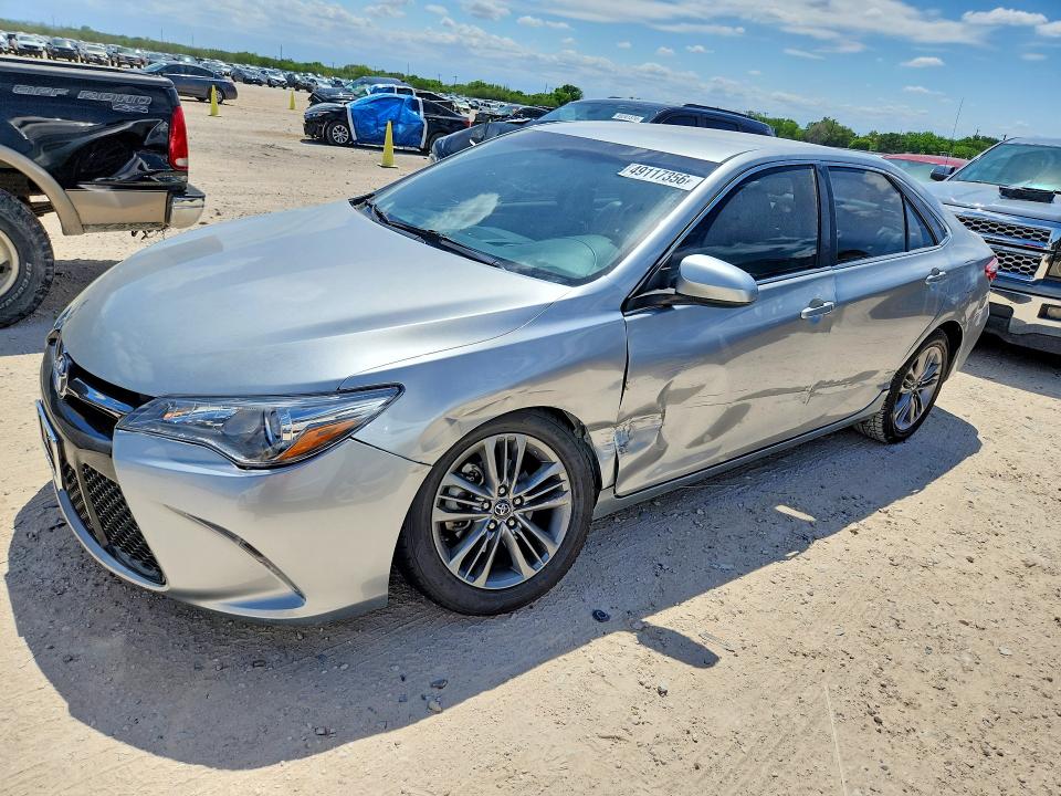 2017 TOYOTA CAMRY SE - 1