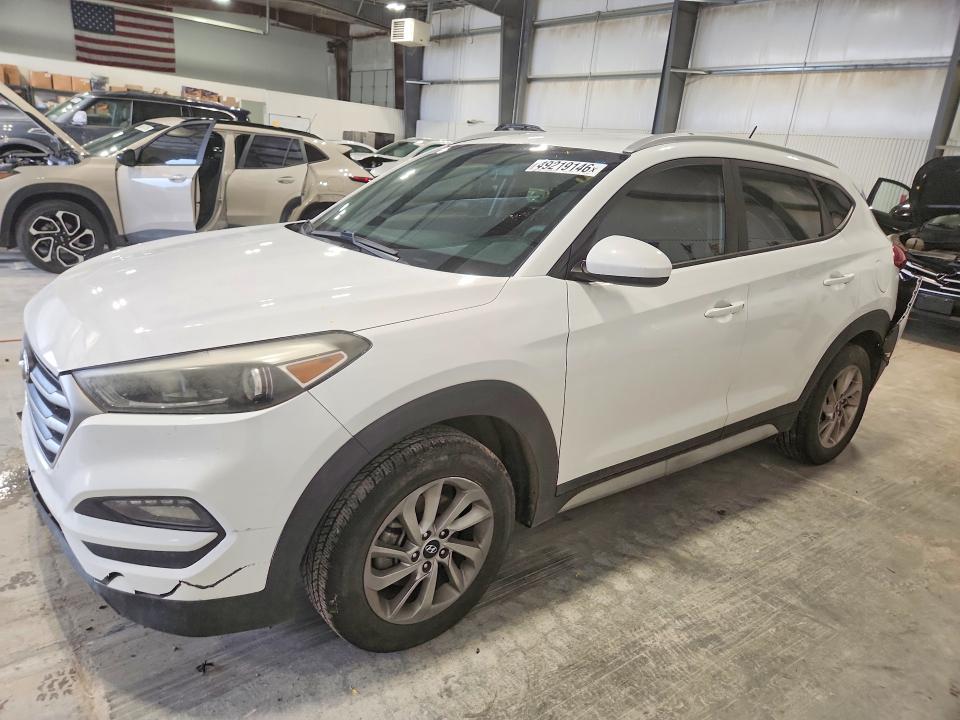 2017 HYUNDAI TUCSON SE - 1