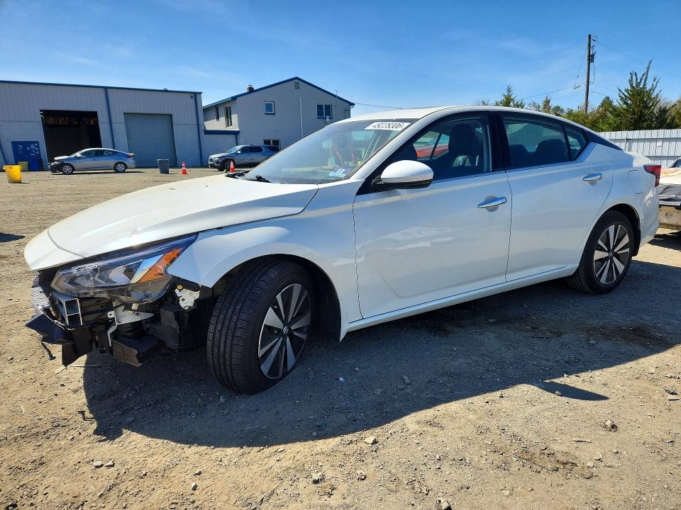 2019 NISSAN ALTIMA SV - 1