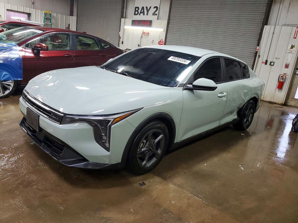 2025 KIA K4 LXS - 1