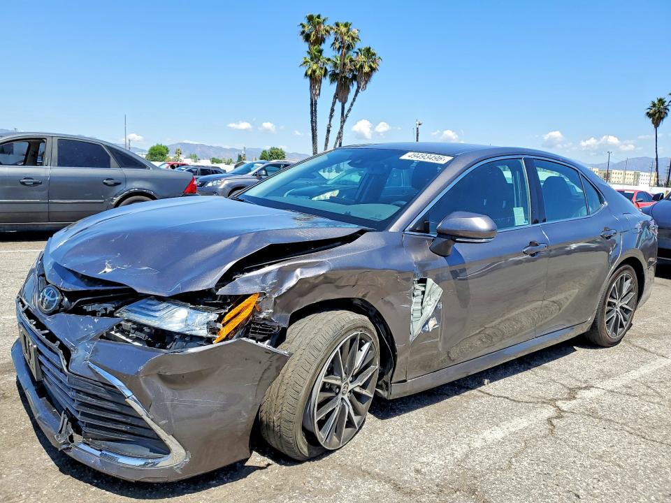 2024 TOYOTA CAMRY XLE - 1
