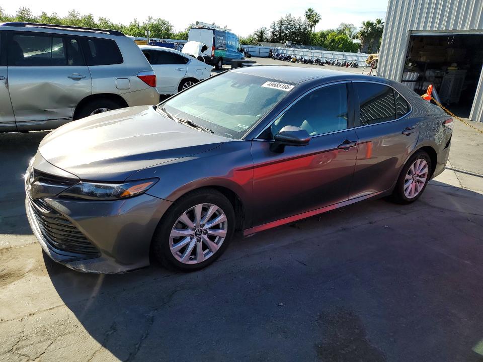 2018 TOYOTA CAMRY LE - 1