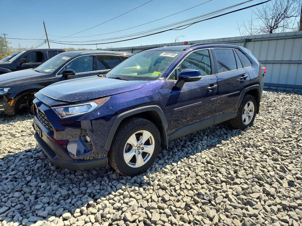 2019 TOYOTA RAV4 XLE - 1