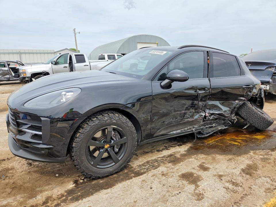 2021 PORSCHE MACAN - 1