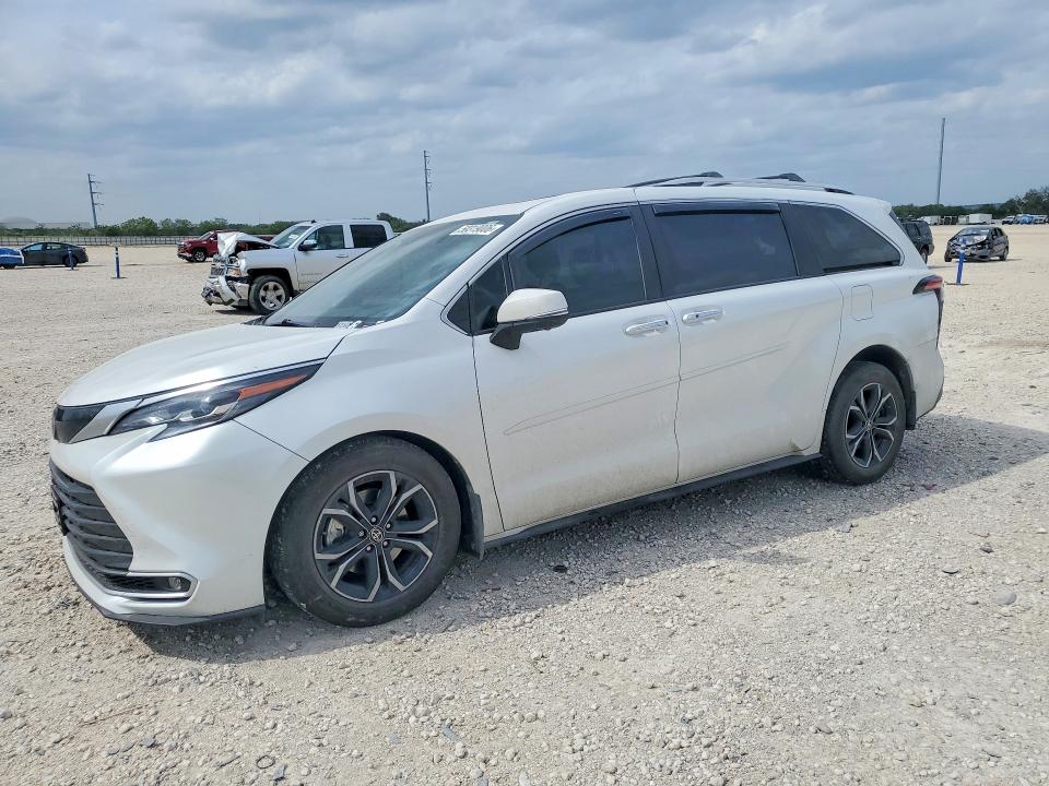 2025 TOYOTA SIENNA - 1