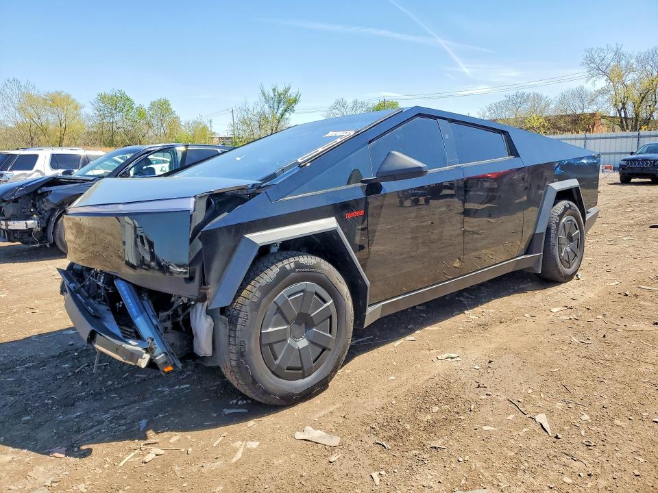 2024 TESLA CYBERTRUCK - 1