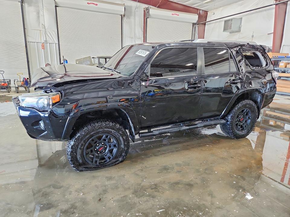 2018 TOYOTA 4RUNNER SR5 - 1