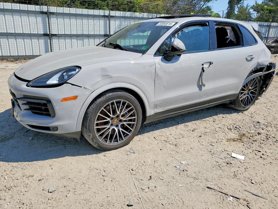 2021 PORSCHE CAYENNE - 1