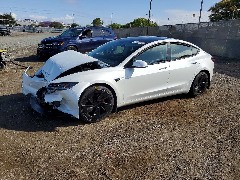 2026 TESLA MODEL 3 - 1