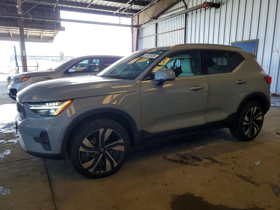 2025 VOLVO XC40 PLUS - 1