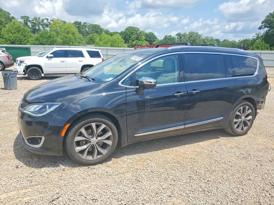 2017 CHRYSLER PACIFICA LIMITED - 1
