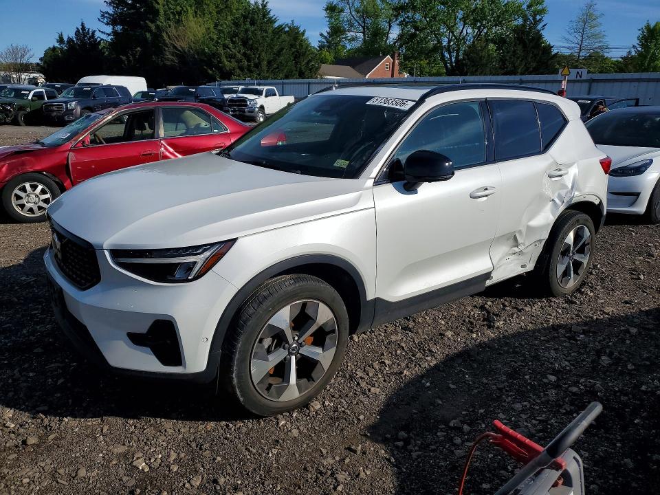 2024 VOLVO XC40 PLUS - 1