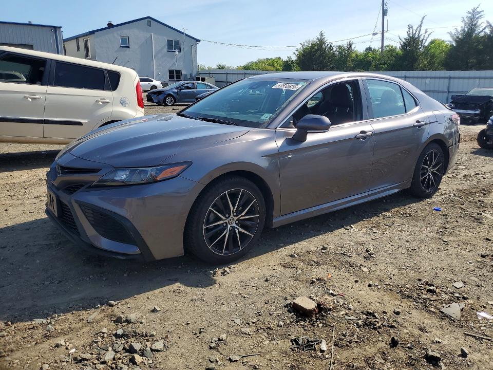 2022 TOYOTA CAMRY SE - 1