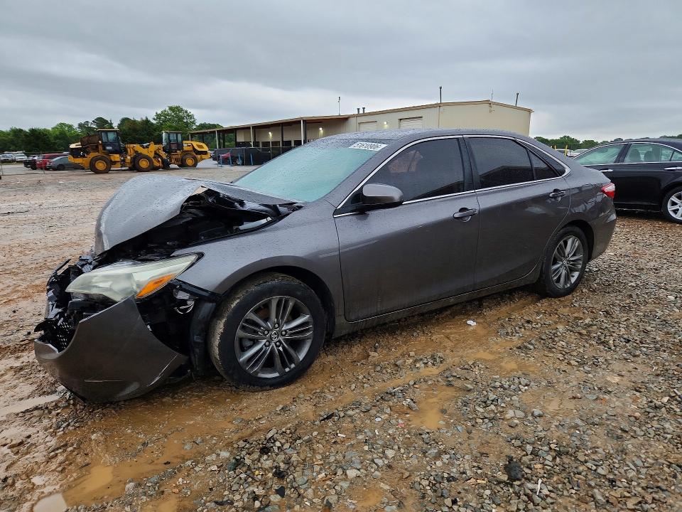 2017 TOYOTA CAMRY SE - 1