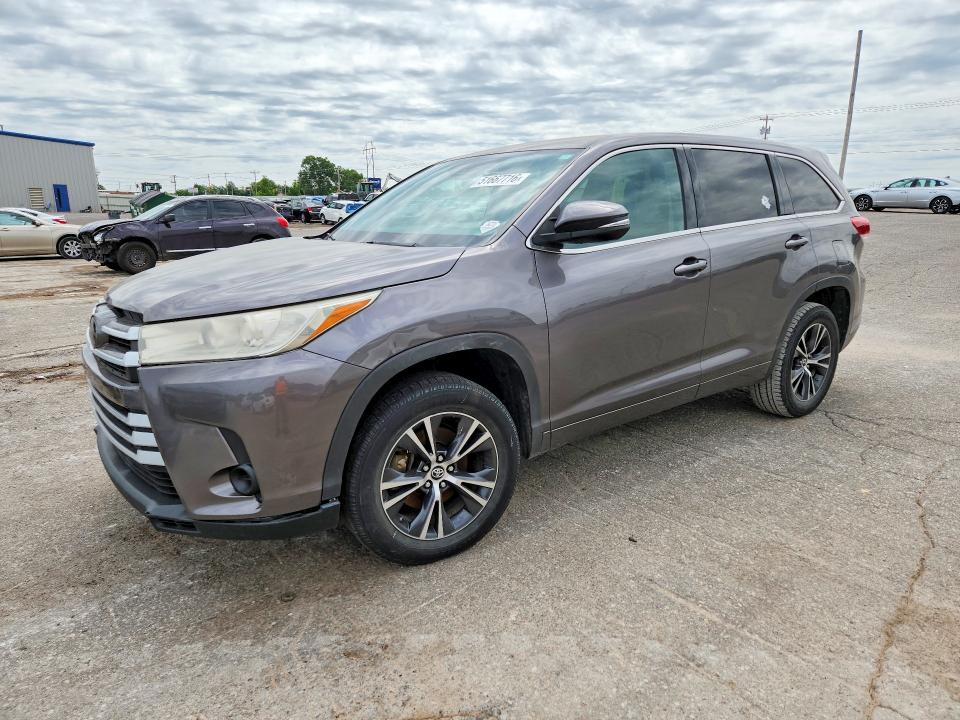 2018 TOYOTA HIGHLANDER LE - 1
