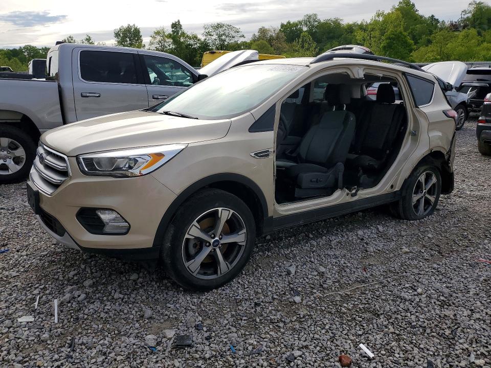 2017 FORD ESCAPE SE - 1