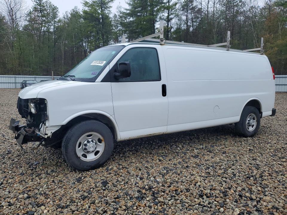 2017 CHEVROLET EXPRESS - 1