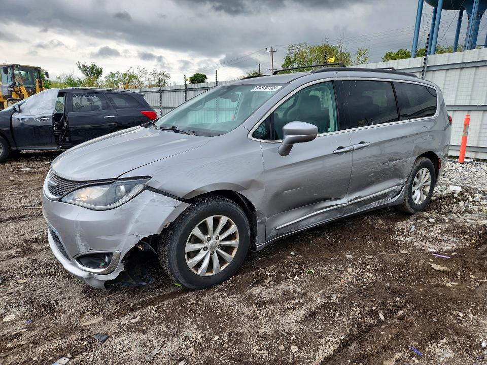 2017 CHRYSLER PACIFICA TOURING L - 1