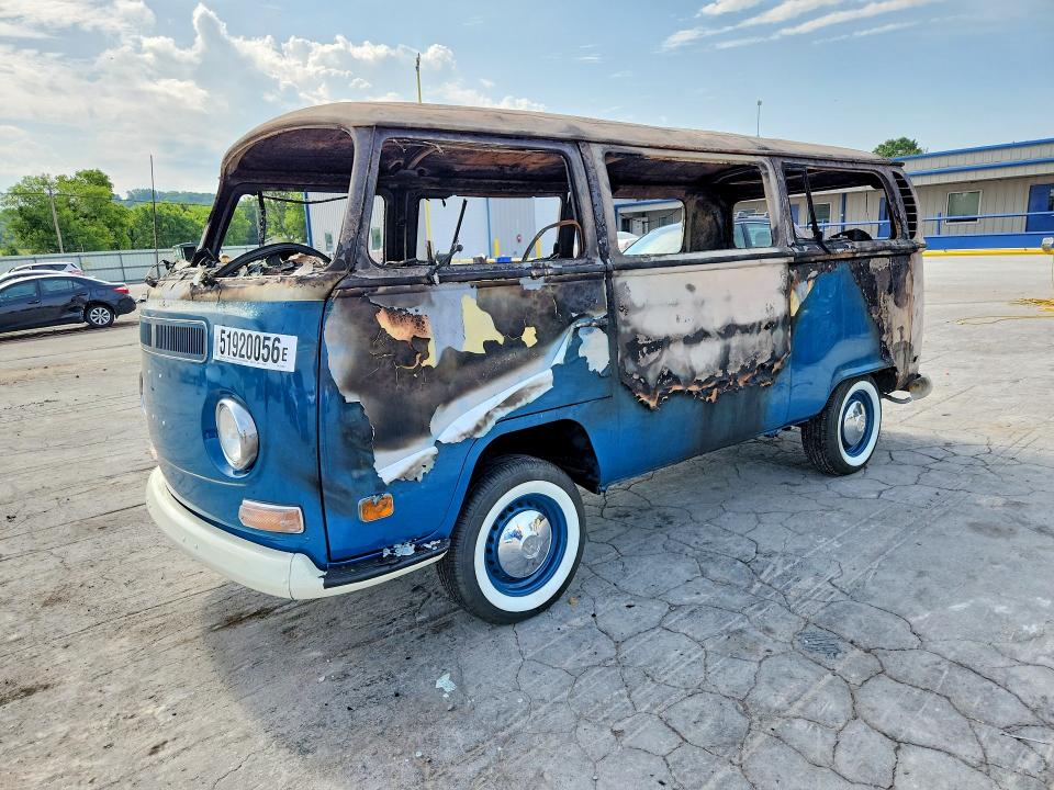 1971 VOLKSWAGEN TRANSORTER - 1