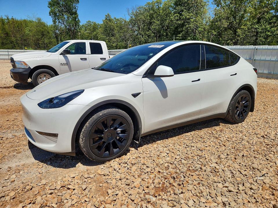 2024 TESLA MODEL Y - 1