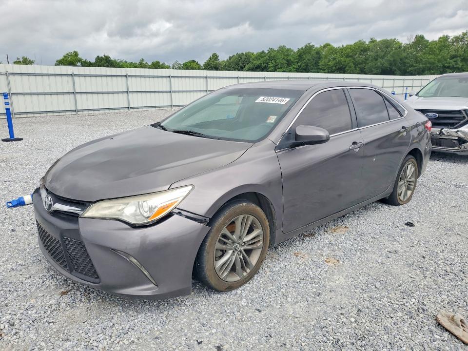 2017 TOYOTA CAMRY SE - 1