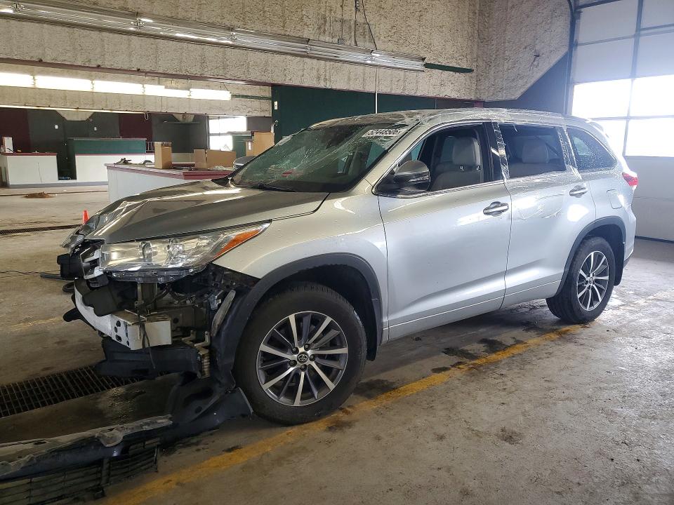 2017 TOYOTA HIGHLANDER XLE - 1