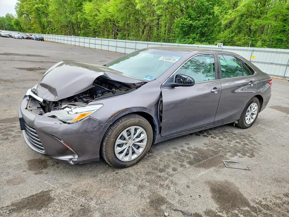 2017 TOYOTA CAMRY LE - 1