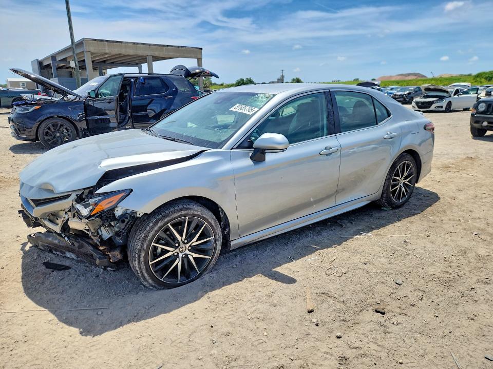 2023 TOYOTA CAMRY SE - 1