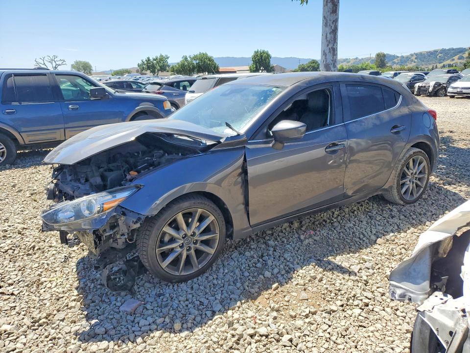 2018 MAZDA 3 TOURING - 1