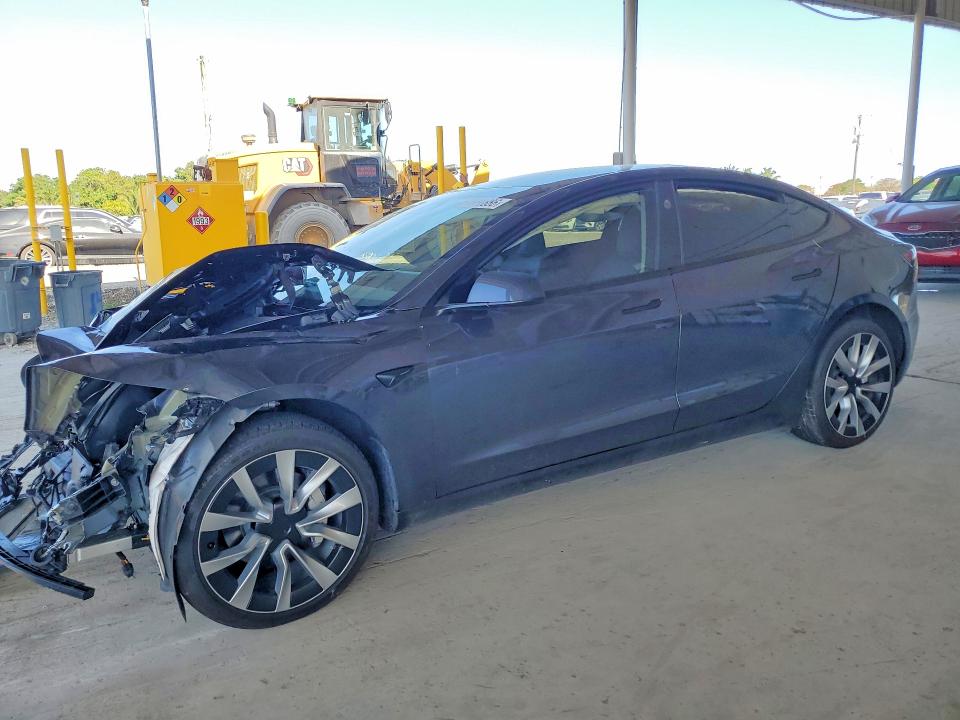 2025 TESLA MODEL 3 - 1