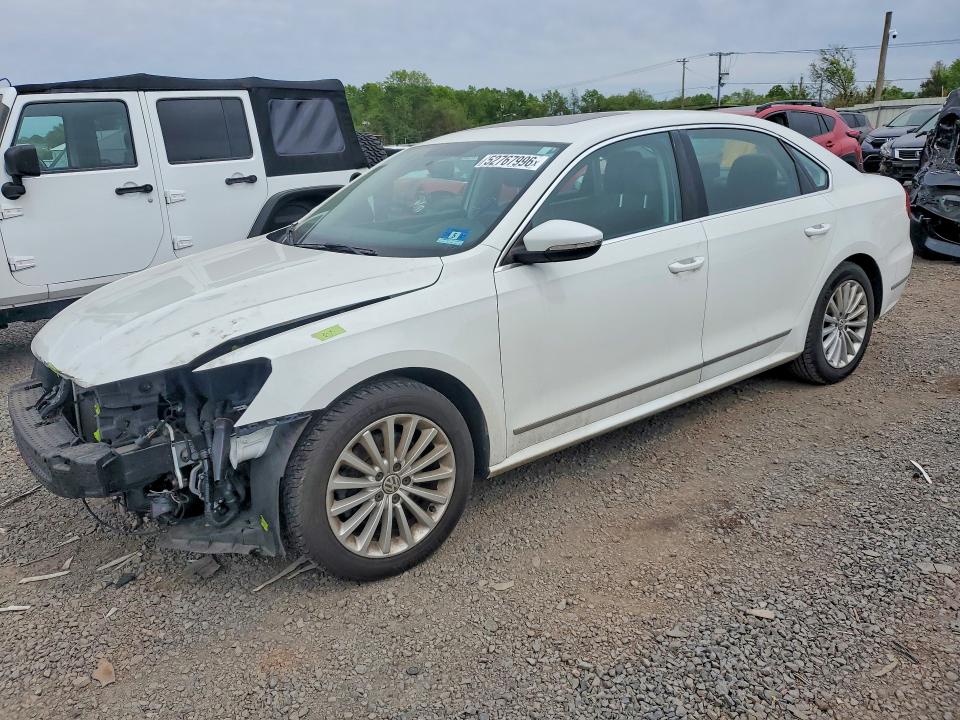 2016 VOLKSWAGEN PASSAT SE - 1