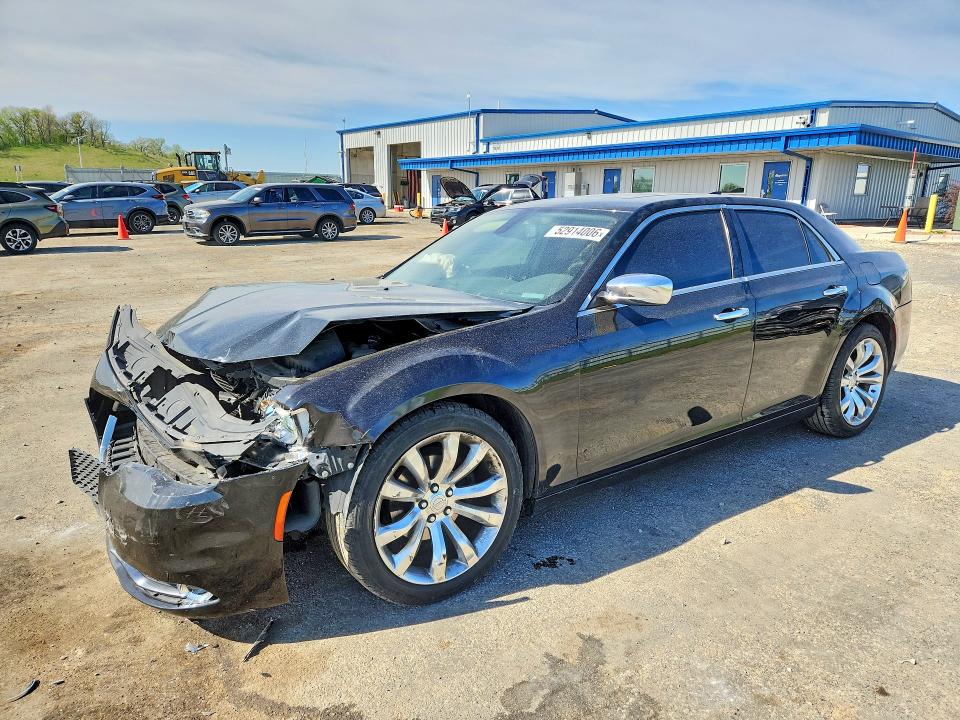 2019 CHRYSLER 300 LIMITED - 1