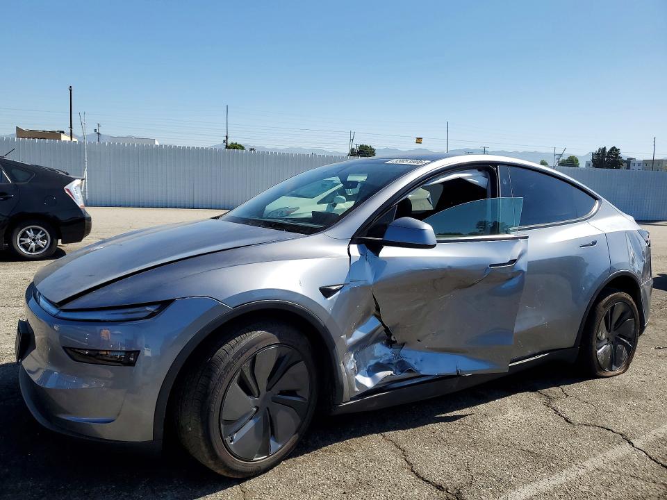 2026 TESLA MODEL Y - 1