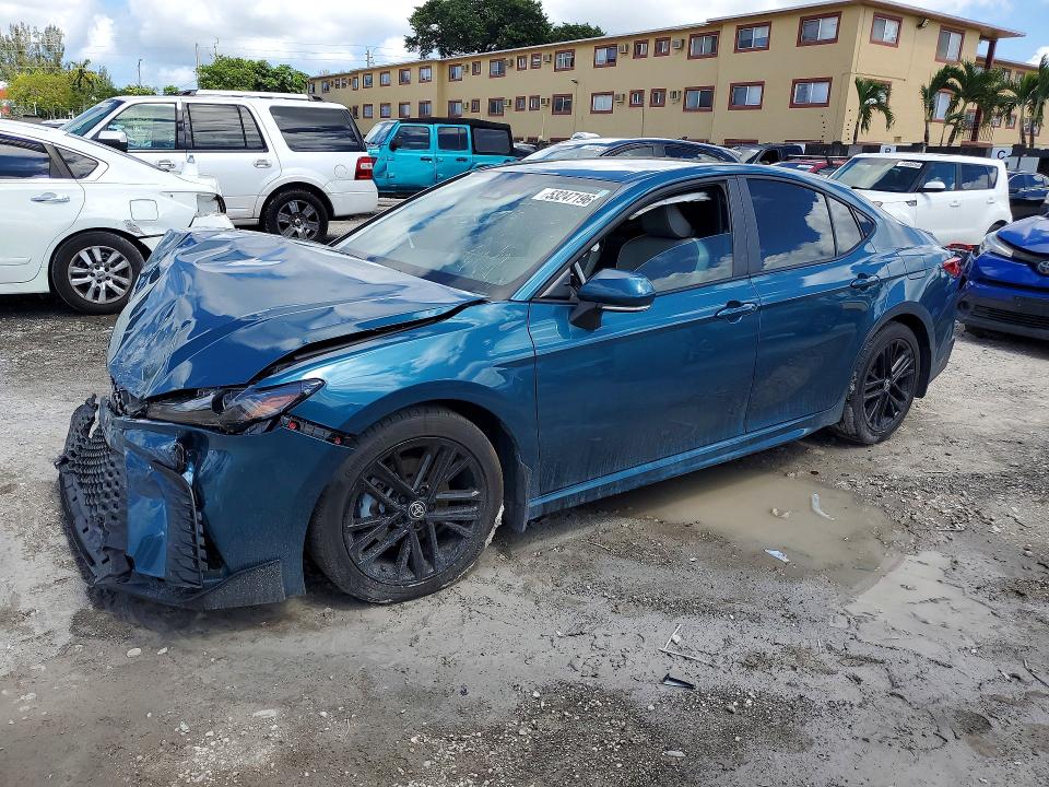 2025 TOYOTA CAMRY SE - 1