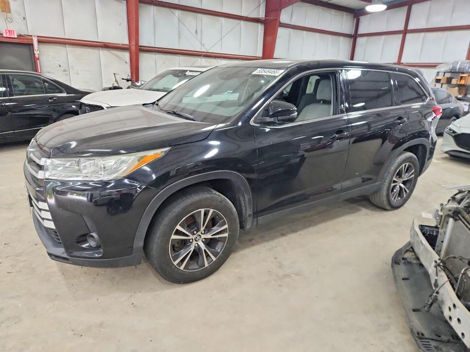 2019 TOYOTA HIGHLANDER LE - 1