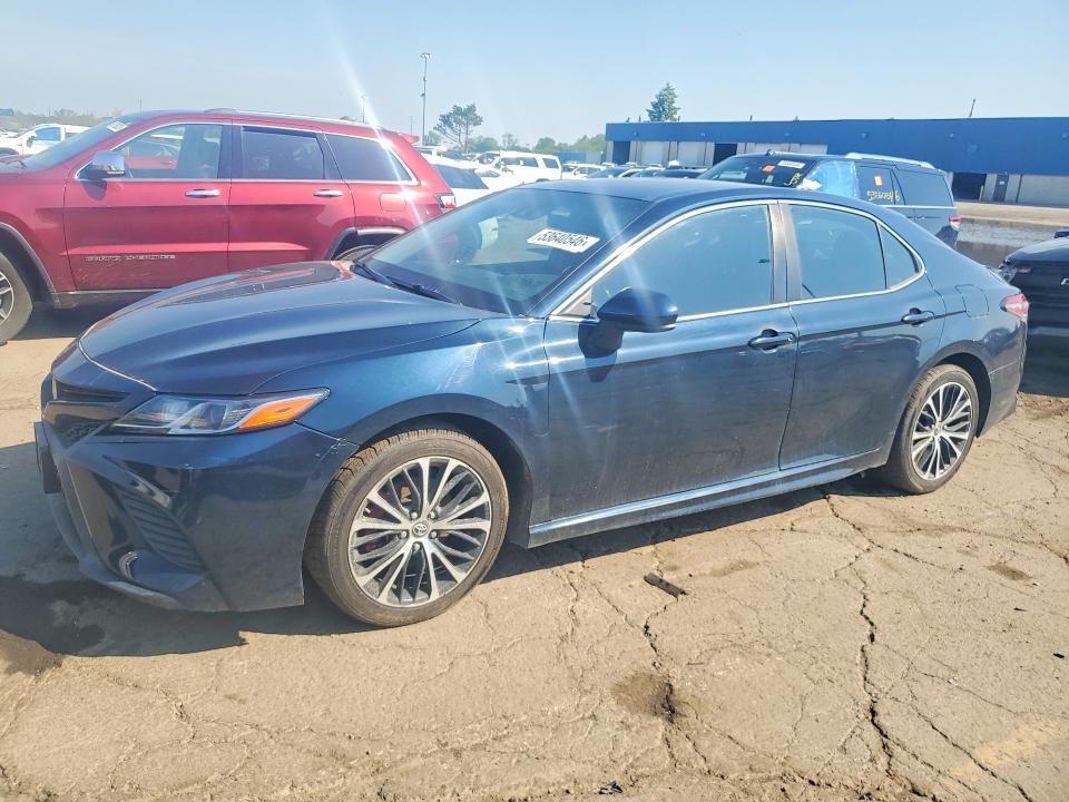 2019 TOYOTA CAMRY SE - 1