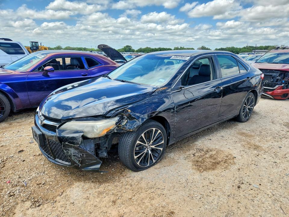 2017 TOYOTA CAMRY SE - 1