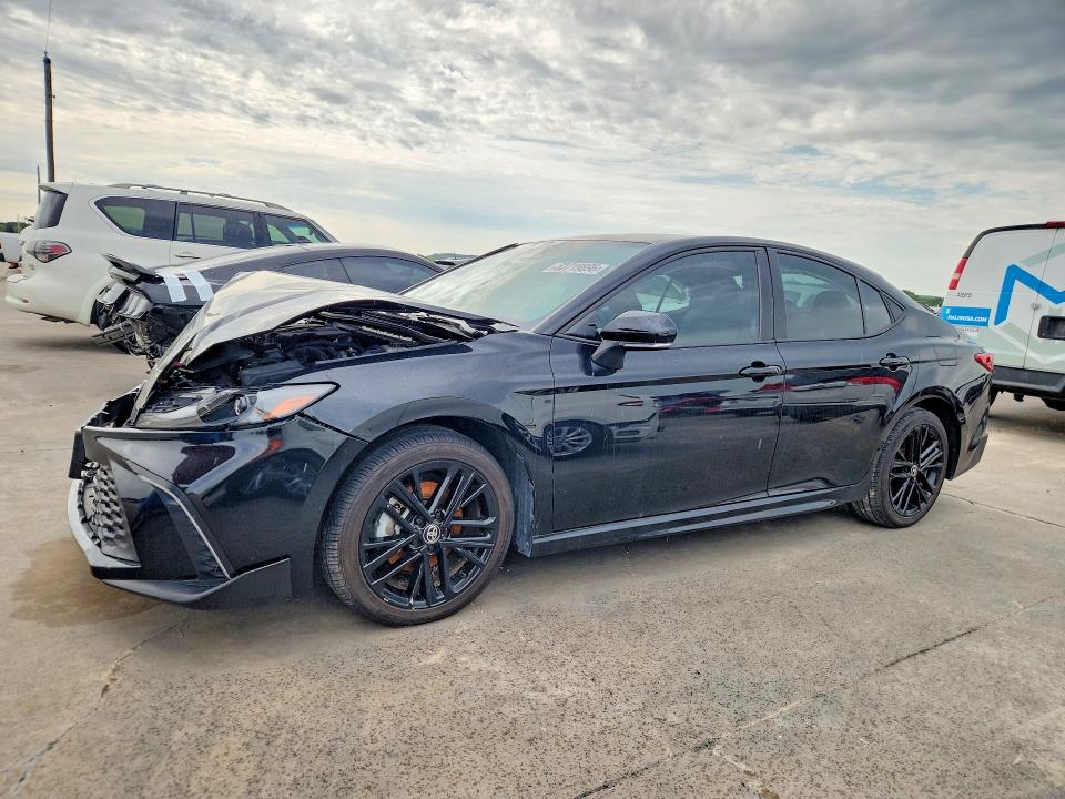 2025 TOYOTA CAMRY SE - 1