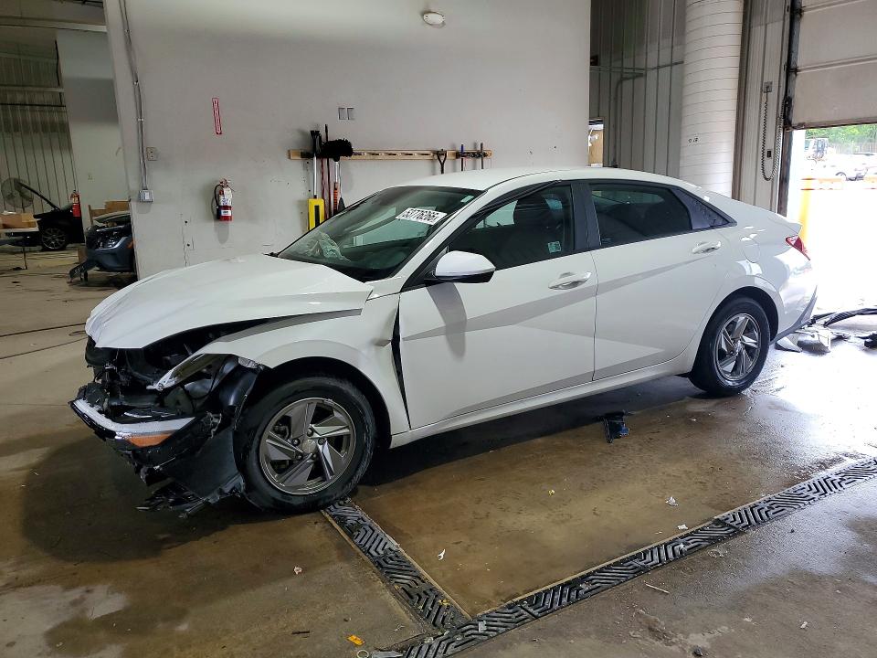 2024 HYUNDAI ELANTRA SE - 1